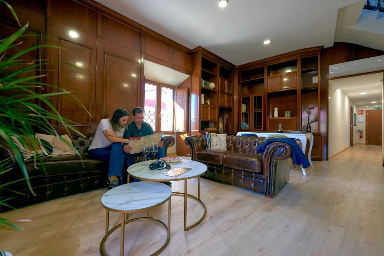 Duplex Casa De Las Argollas Grand Suite Parking Gratis Plasencia Exterior foto
